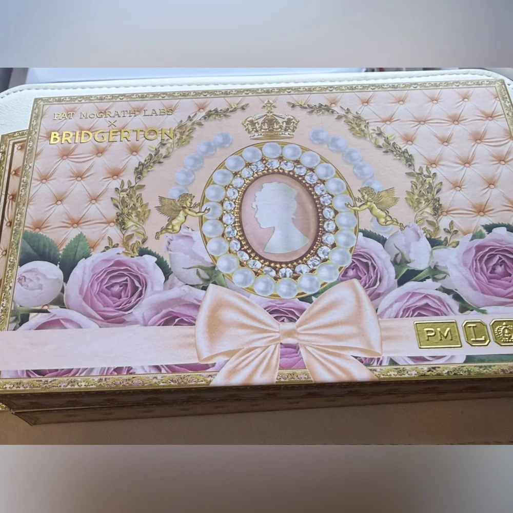 PAT McGRATH Bridgerton MTHRSHP: Belle of the Ball Eyeshadow Palette Limited E.